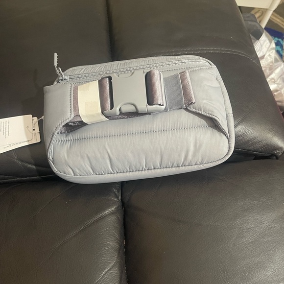 Lululemon Athletica Light Gray Pouch 9” X 6” large - Picture 11 of 12